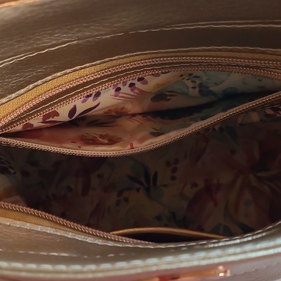 Handmade Rose Gold Women's Leather Crossbody Bag - Picture 7 of 9